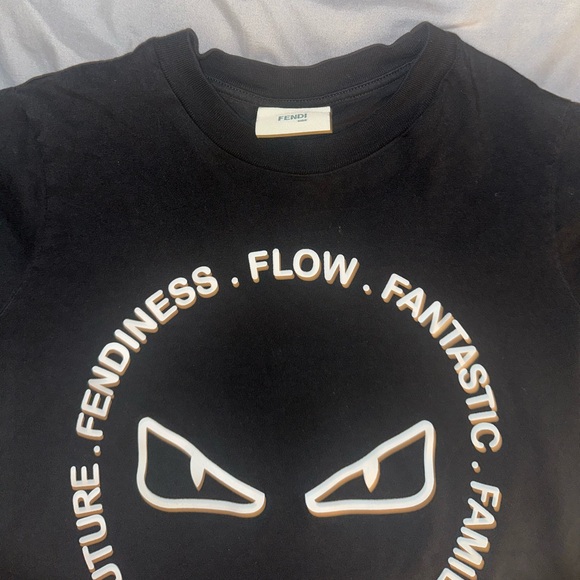 Kids FENDI t-shirt size 6 - Picture 4 of 4